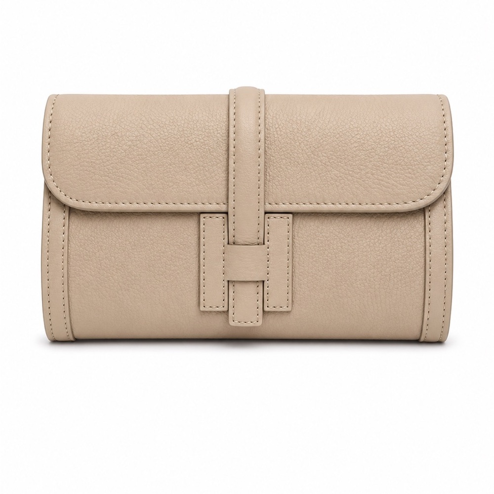 THE CELESTE
Champagne Sand